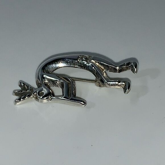 Native American Signed Sterling Kokopelli Brooch - Picture 5 of 12